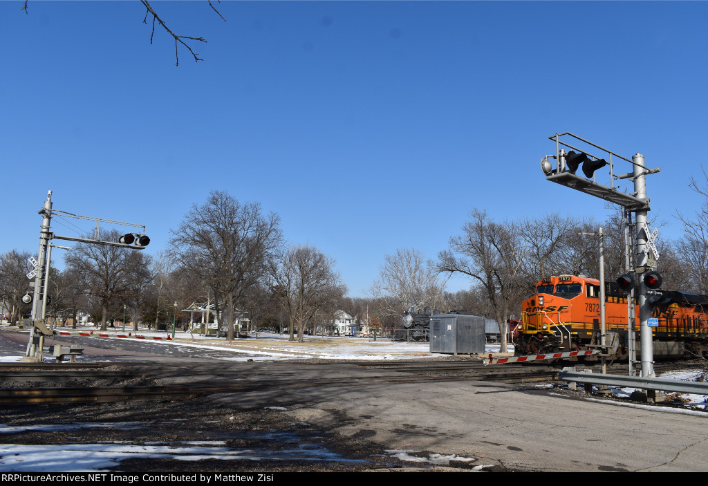 BNSF 7872 ATSF 1015